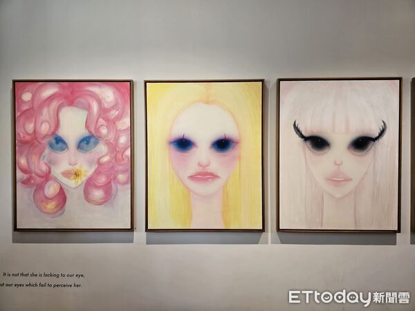 小S女儿在画展上谈及大S